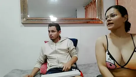 leoylia — Stripchat recorded stream screenshot (19 Apr 2026)