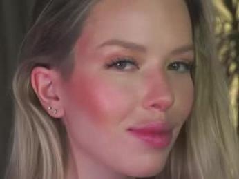 agent_blonde — Chaturbate recorded stream image, 19.04.2026 16:00