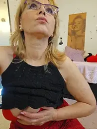 elacoquette — Stripchat recorded stream image, 20.04.2026 03:00