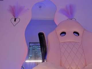 mia-royal — Camsoda recorded stream image, 20.04.2026 19:20