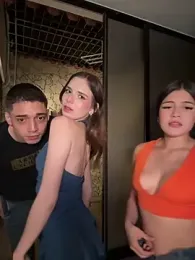 kevin_hotgirls — Stripchat recorded stream image, 21.04.2026 03:50