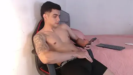 adam_levis17 — Stripchat recorded stream image, 21.04.2026 05:10