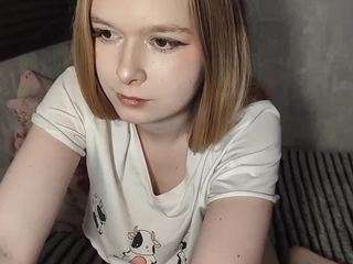 keshiavondracek — Camsoda recorded stream screenshot (21 Apr 2026)