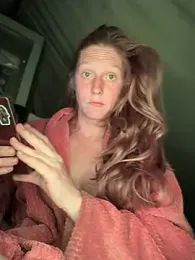 GoldenFlameGoddess — Stripchat recorded stream image, 22.04.2026 05:10