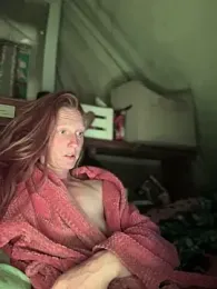 GoldenFlameGoddess — Stripchat recorded stream image, 22.04.2026 05:10