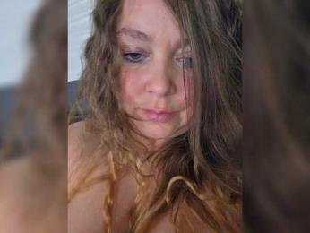 FLUFFY_BEAUTY — Bongacams recorded stream image, 24.04.2026 07:10