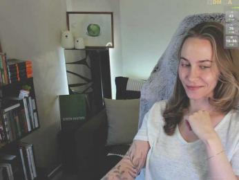 Adamova_Eva — Bongacams recorded stream image, 01.02.2025 13:30