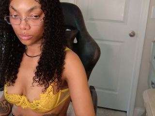 butterflybooty — Camsoda recorded stream image, 27.04.2026 18:00