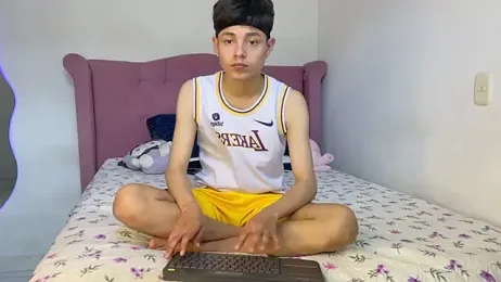 Andy_Belier23 — Stripchat recorded stream image, 28.04.2026 15:10