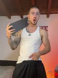 Valentino_Xander — Stripchat recorded stream image, 30.04.2026 02:20