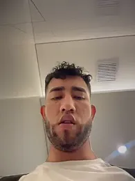 liam_bronw — Stripchat recorded stream image, 30.04.2026 18:00