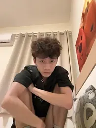 sexyboy-3525 — Stripchat recorded stream image, 01.05.2026 05:50