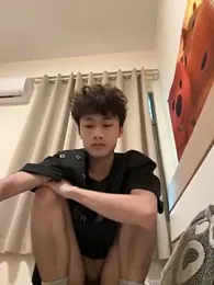 sexyboy-3525 — Stripchat recorded stream image, 01.05.2026 05:50