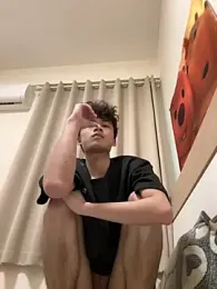 sexyboy-3525 — Stripchat recorded stream image, 01.05.2026 05:50