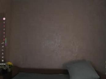 _vi_vi_ — Chaturbate recorded stream image, 01.05.2026 17:00