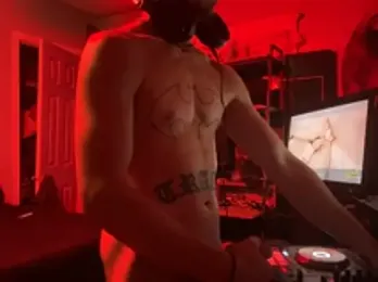 trash4cash — Stripchat recorded stream image, 02.05.2026 03:00