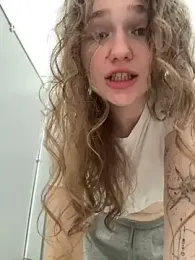 RussianWoman — Stripchat recorded stream image, 02.05.2026 06:10