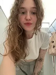 RussianWoman — Stripchat recorded stream image, 02.05.2026 06:10