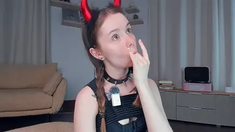 DominikaElis — Stripchat recorded stream image, 02.05.2026 19:50
