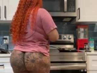 laylared — Camsoda recorded stream image, 04.05.2026 15:50