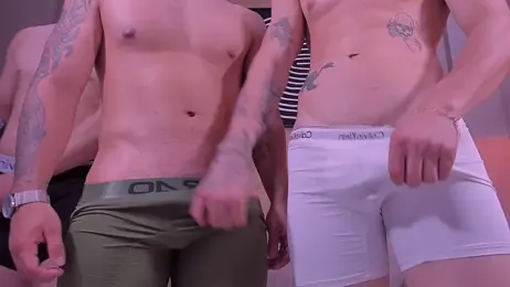 mike_friends — Stripchat recorded stream image, 05.05.2026 01:50