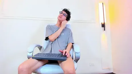 Cum_hunters — Stripchat recorded stream image, 08.05.2026 03:10