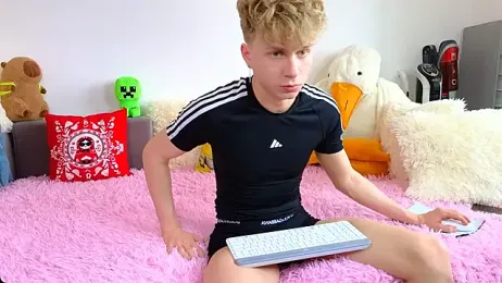 LandelRay — Stripchat recorded stream image, 09.05.2026 07:50