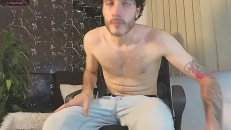 Rafael_Mendezz — Stripchat recorded stream image, 09.05.2026 22:40