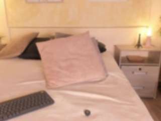 mia-crawford — Camsoda recorded stream image, 10.05.2026 12:40