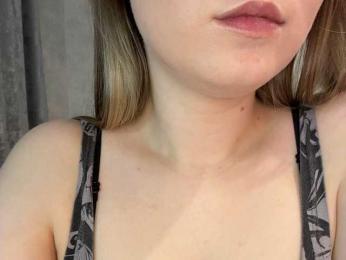 AlinaRay — Bongacams recorded stream image, 11.05.2026 15:10