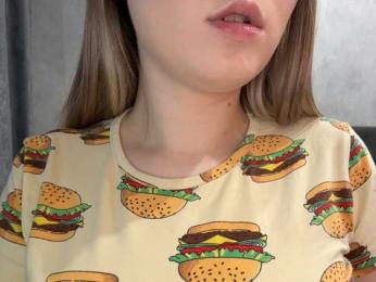 AlinaRay — Bongacams recorded stream image, 11.05.2026 15:10