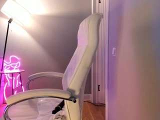 akura011 — Camsoda recorded stream image, 15.05.2026 07:10