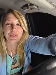 SheIsSomething — Stripchat recorded stream image, 16.05.2026 02:50