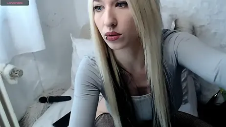Julia-Sugar — Stripchat recorded stream image, 17.05.2026 12:10