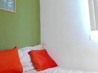karlyee — Camsoda recorded stream image, 18.05.2026 11:40