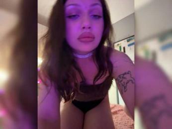 Iiiillllyyyy — Bongacams recorded stream image, 19.05.2026 23:00