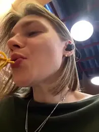 ValenciaShock — Stripchat recorded stream image, 20.05.2026 07:10