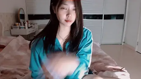 Miu1_girl — Stripchat recorded stream image, 20.05.2026 13:00