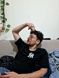 Yasinyasin7 — Stripchat recorded stream image, 20.05.2026 22:40