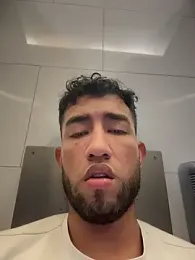 liam_bronw — Stripchat recorded stream image, 22.05.2026 17:00