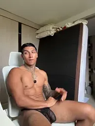 sendfer — Stripchat recorded stream image, 25.05.2026 19:10