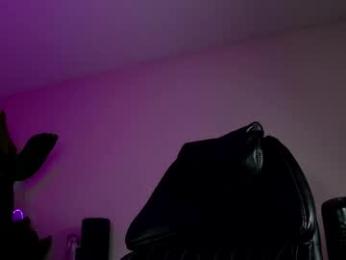 oliviaowens — Chaturbate recorded stream image, 27.05.2026 02:00