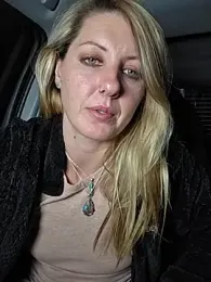 SheIsSomething — Stripchat recorded stream image, 28.05.2026 04:00