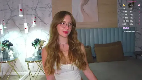 LoraineLuff — Stripchat recorded stream image, 01.06.2026 15:40