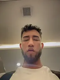 liam_bronw — Stripchat recorded stream image, 02.06.2026 15:50