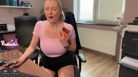 legsLONG — Stripchat recorded stream image, 12.06.2026 05:00