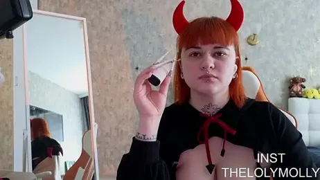 LolyMolli — Stripchat recorded stream image, 19.06.2026 10:40