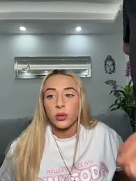 Strongqueen — Stripchat recorded stream image, 20.06.2026 22:20