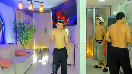 Houseofwarrios — Stripchat recorded stream image, 26.06.2026 05:30