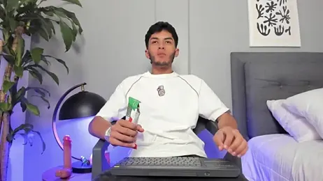 Tylerffoxx — Stripchat recorded stream image, 26.06.2026 23:00